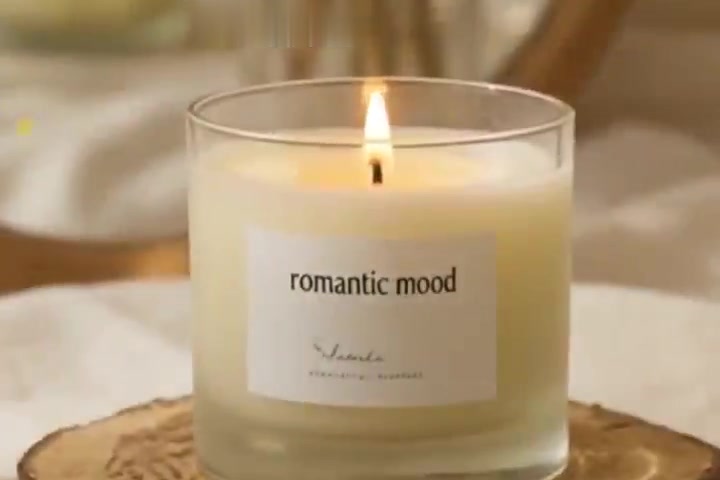 "romantic mood" 标签、蜡面与木垫托盘
